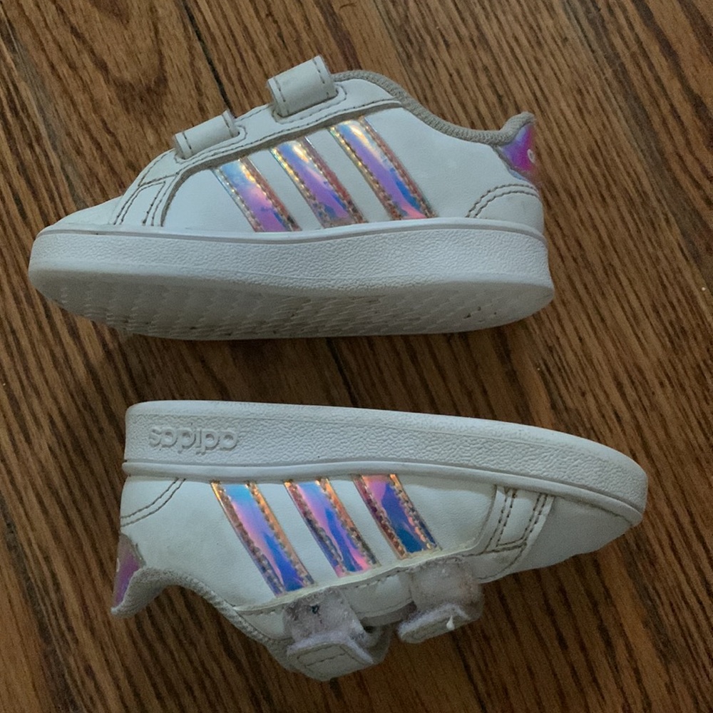 Adidas sneakers toddler size 6